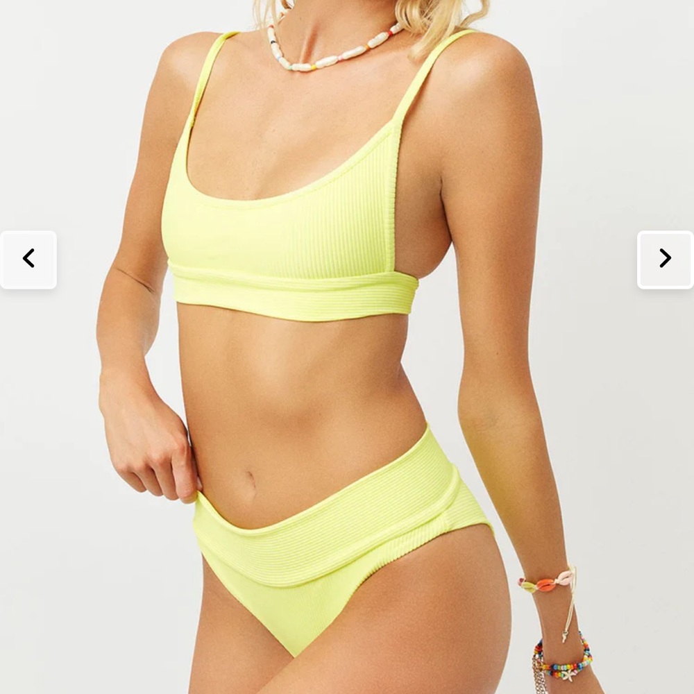 Frankie’s Gavin ribbed scooped bikini